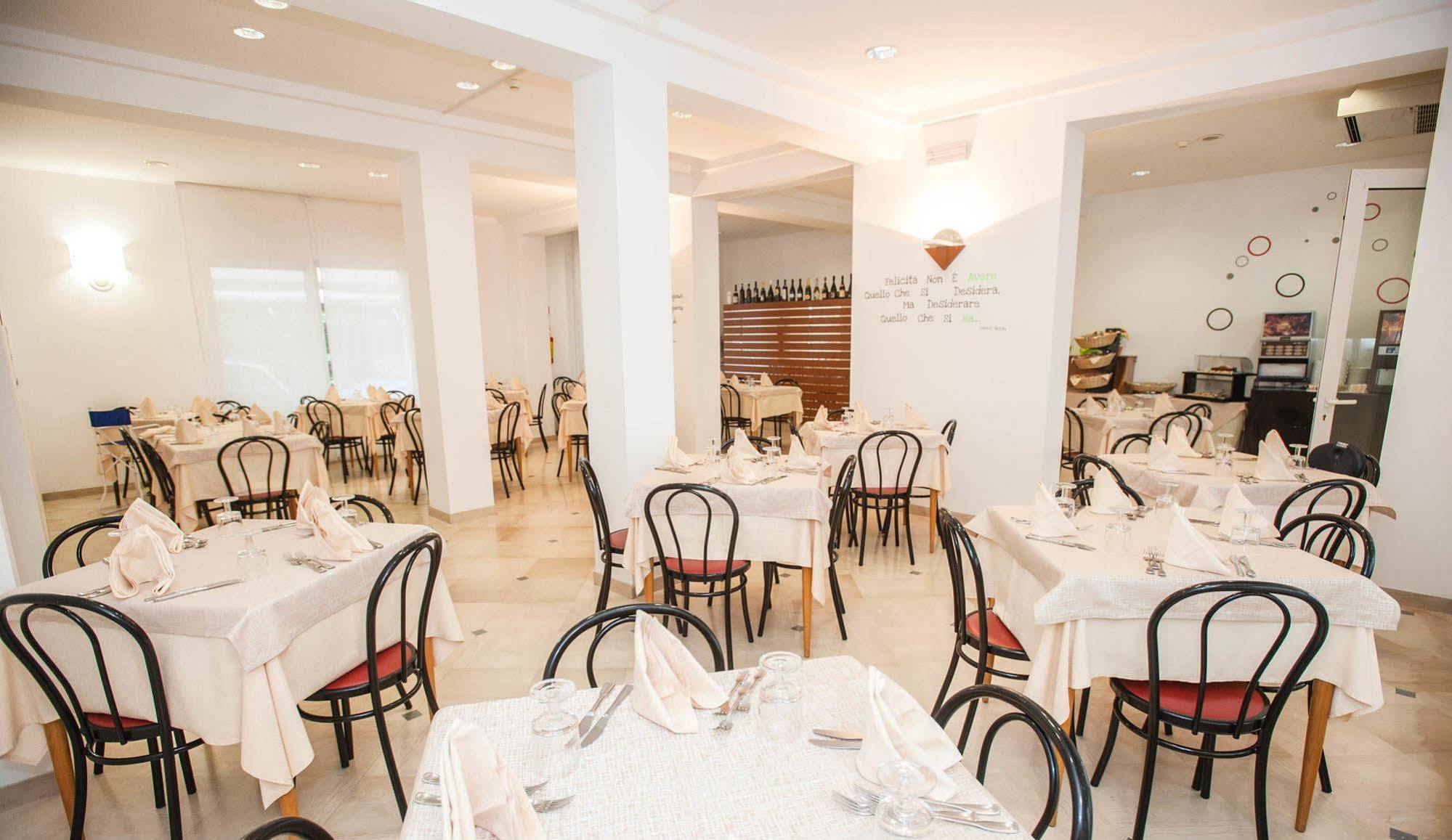 Hotel Massimo Riccione Ngoại thất bức ảnh